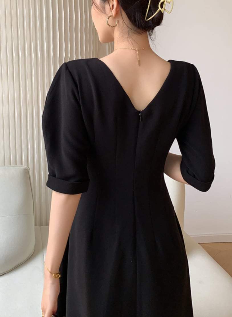 ＜Sサイズ１点即納＞【動画あり】美ラインVネックシックブラックワンピース - select store mirror me＜Sサイズ１点即納＞【動画あり】美ラインVネックシックブラックワンピース179539039mirror meselect store mirror me179539039【即納】S
