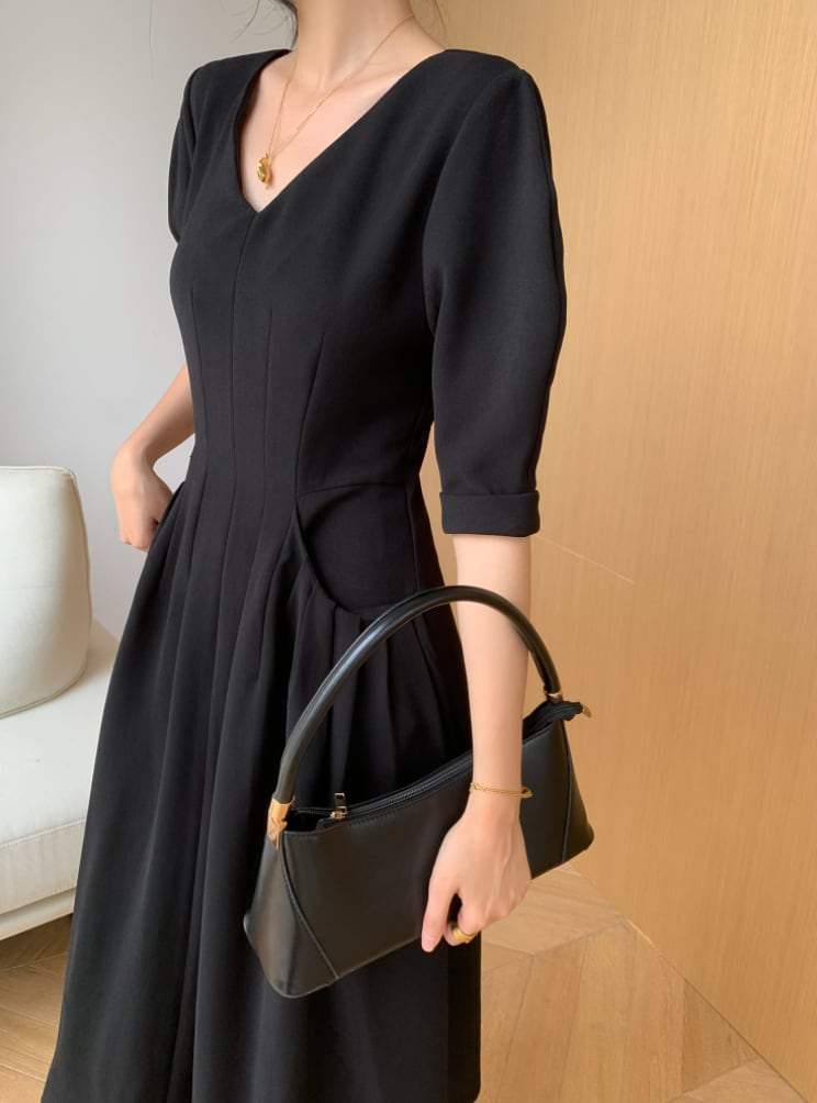 ＜Sサイズ１点即納＞【動画あり】美ラインVネックシックブラックワンピース - select store mirror me＜Sサイズ１点即納＞【動画あり】美ラインVネックシックブラックワンピース179539039mirror meselect store mirror me179539039【即納】S