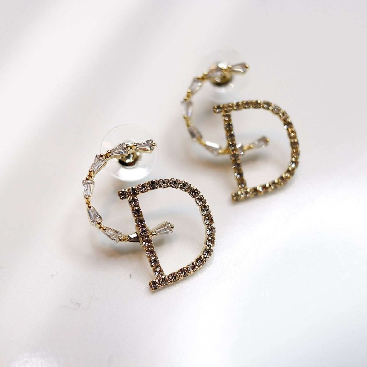 SALE【通常3,580▶︎3,222円】＜４点即納＞【高品質シルバー925】【動画あり】ゴールドモチーフデザインビジューピアス - select store mirror meSALE【通常3,580▶︎3,222円】＜４点即納＞【高品質シルバー925】【動画あり】ゴールドモチーフデザインビジューピアスmirror meselect store mirror meフリーサイズ