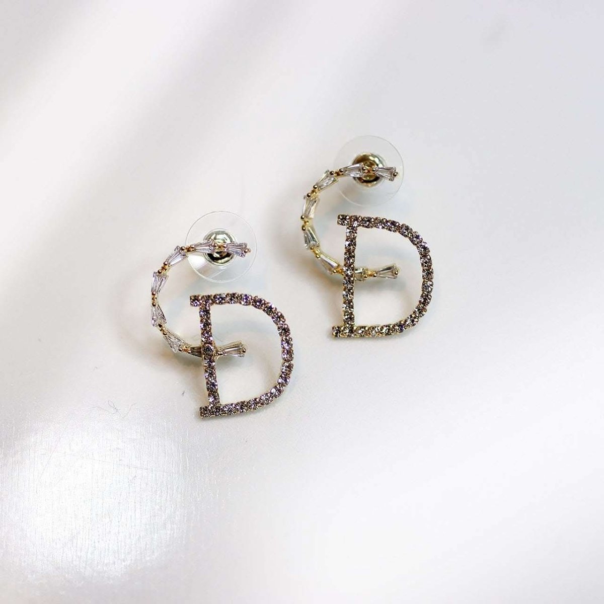 SALE【通常3,580▶︎3,222円】＜４点即納＞【高品質シルバー925】【動画あり】ゴールドモチーフデザインビジューピアス - select store mirror meSALE【通常3,580▶︎3,222円】＜４点即納＞【高品質シルバー925】【動画あり】ゴールドモチーフデザインビジューピアスmirror meselect store mirror meフリーサイズ