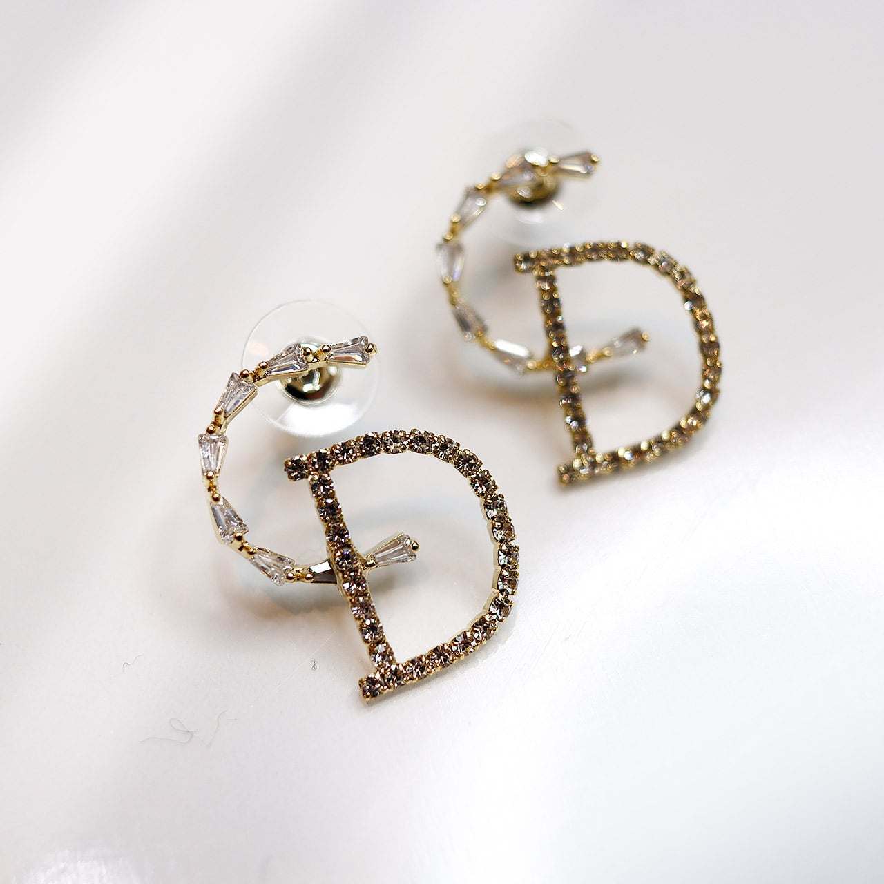 SALE【通常3,580▶︎3,222円】＜４点即納＞【高品質シルバー925】【動画あり】ゴールドモチーフデザインビジューピアス - select store mirror meSALE【通常3,580▶︎3,222円】＜４点即納＞【高品質シルバー925】【動画あり】ゴールドモチーフデザインビジューピアスmirror meselect store mirror meフリーサイズ