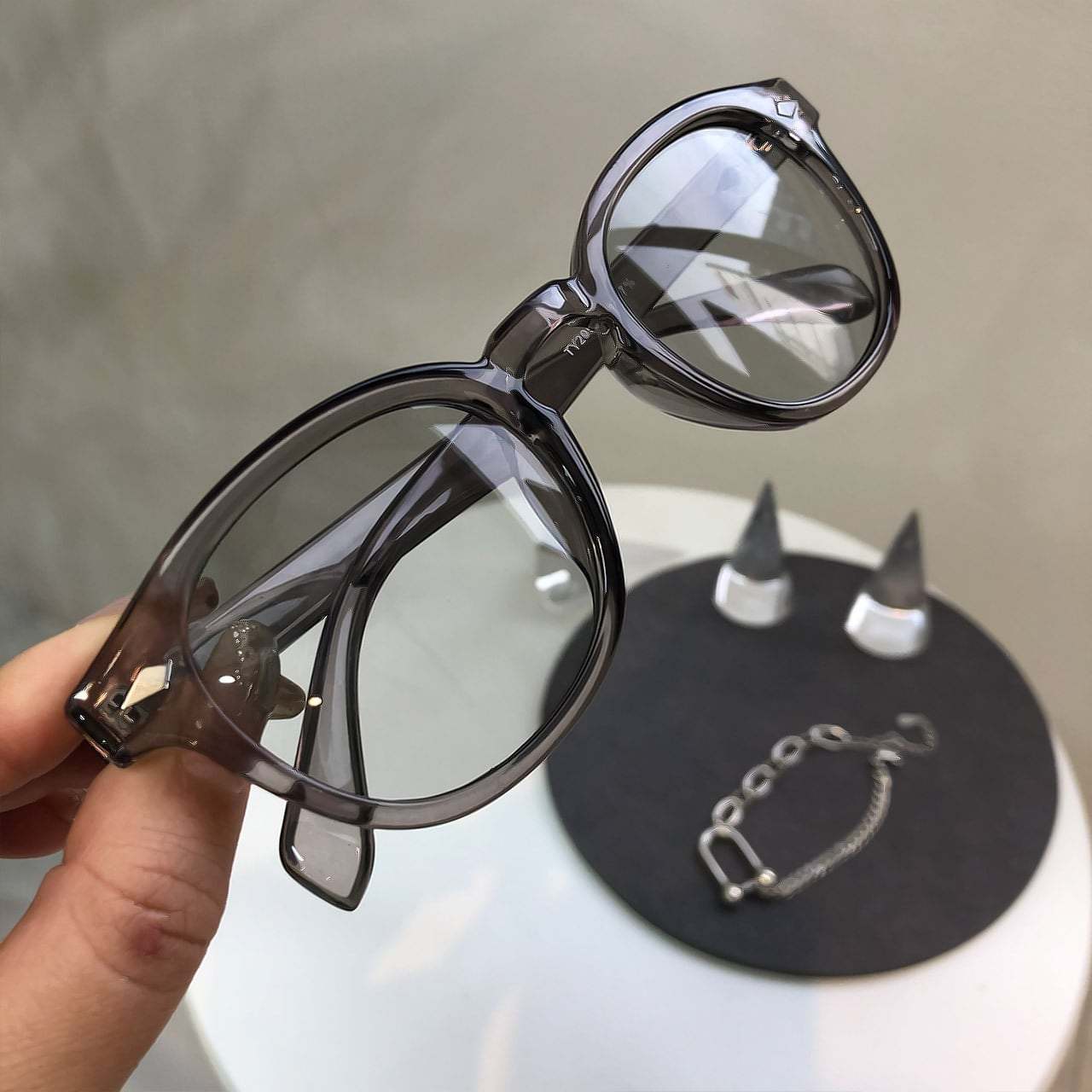 SALE【通常3,780▶︎3,402円】＜即納あり＞クリアアッシュグレーレンズサングラス - select store mirror meSALE【通常3,780▶︎3,402円】＜即納あり＞クリアアッシュグレーレンズサングラスmirror meselect store mirror meフリーサイズ