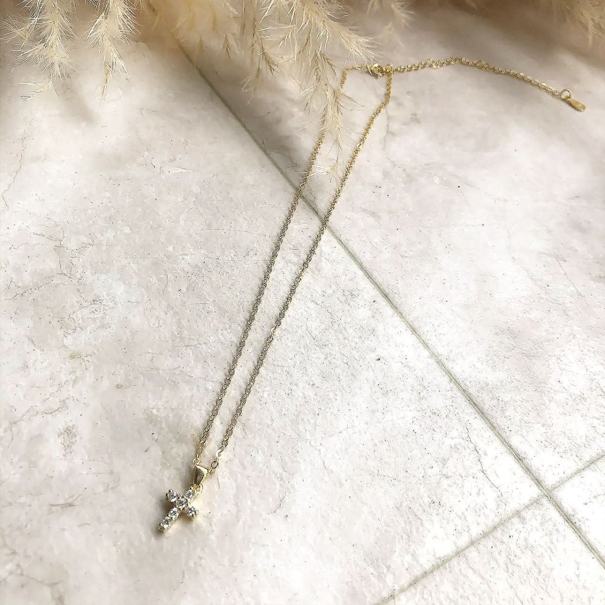 SALE【通常3,980▶︎3,582円＜ゴールド１点即納＞【シルバー925使用】ミニクロスジルコニア華奢ネックレス　３色展開 - select store mirror meSALE【通常3,980▶︎3,582円＜ゴールド１点即納＞【シルバー925使用】ミニクロスジルコニア華奢ネックレス　３色展開78795298mirror meselect store mirror me78795298【即納】ゴールド