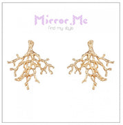 SALE【通常4,250▶︎3,825円】＜１点即納＞珊瑚スタッドゴールドピアス - select store mirror meSALE【通常4,250▶︎3,825円】＜１点即納＞珊瑚スタッドゴールドピアスmirror meselect store mirror meフリーサイズ