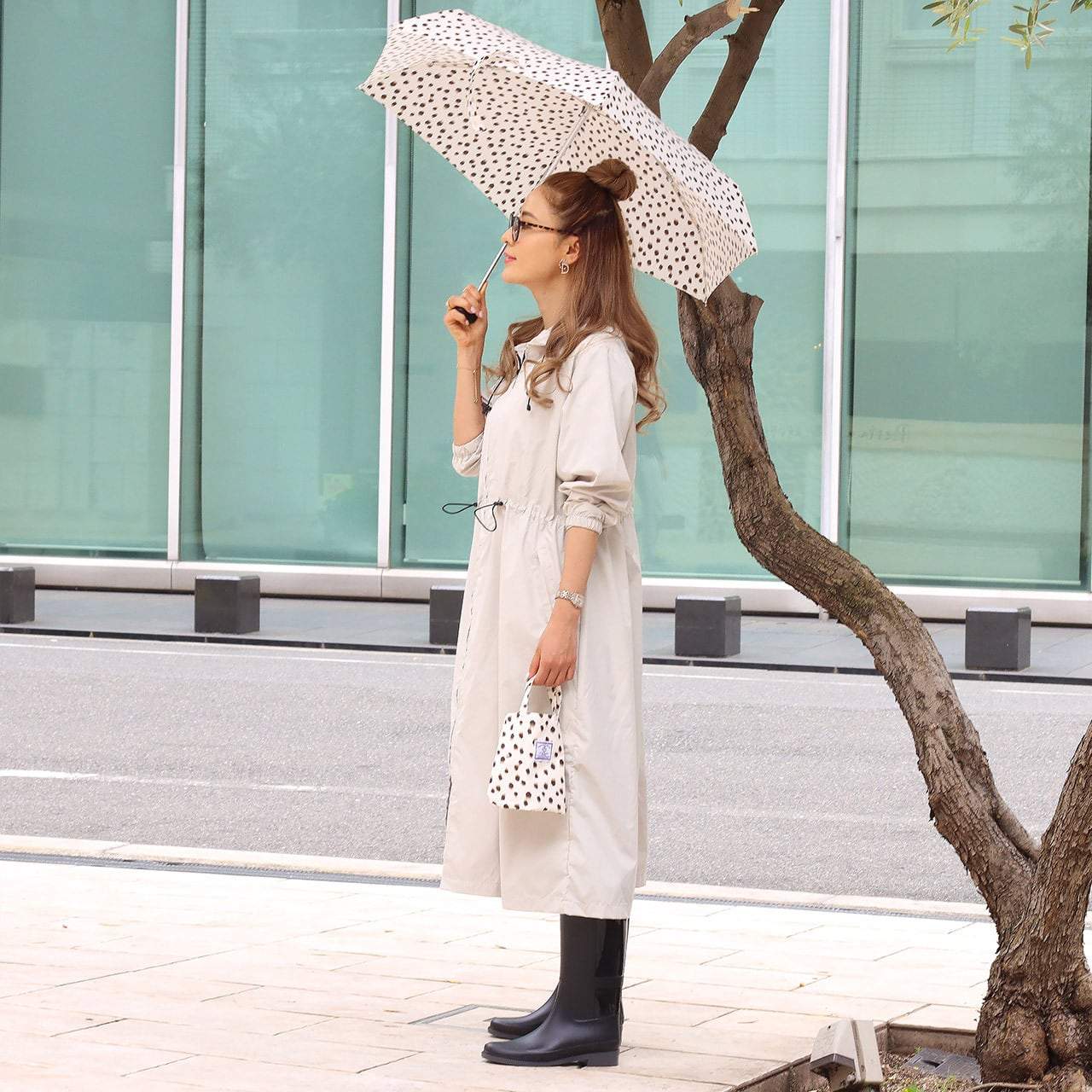 SALE【通常4,980▶︎4,482円】＜グレー即納１点＞晴雨兼用ドットレオパード柄折り畳み傘　２色展開 - select store mirror meSALE【通常4,980▶︎4,482円】＜グレー即納１点＞晴雨兼用ドットレオパード柄折り畳み傘　２色展開121121324mirror meselect store mirror me121121324ホワイト