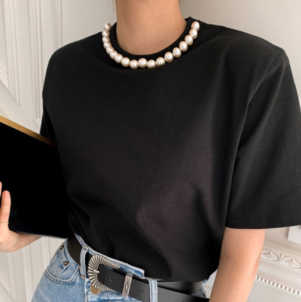 ネックパールパット付きコットンTシャツ　２色展開 - select store mirror meネックパールパット付きコットンTシャツ　２色展開113187025mirror meselect store mirror me113187025ホワイト
