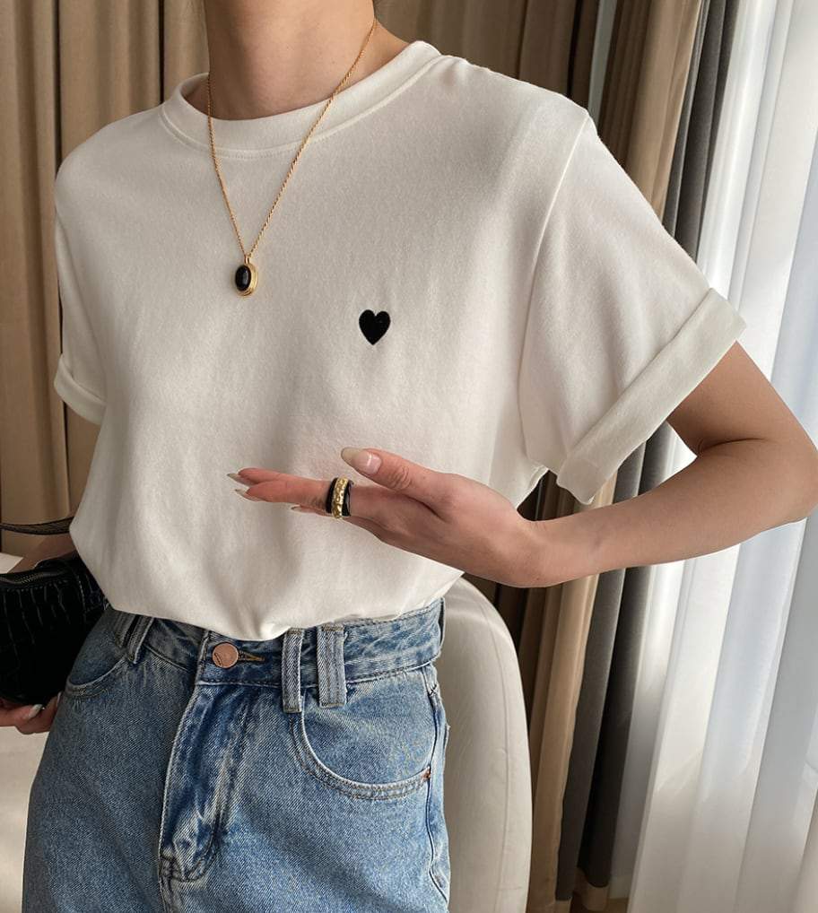 【動画あり】ハートワンポイントデザインTシャツ　２色展開 - select store mirror me【動画あり】ハートワンポイントデザインTシャツ　２色展開208696980mirror meselect store mirror me208696980ホワイトS