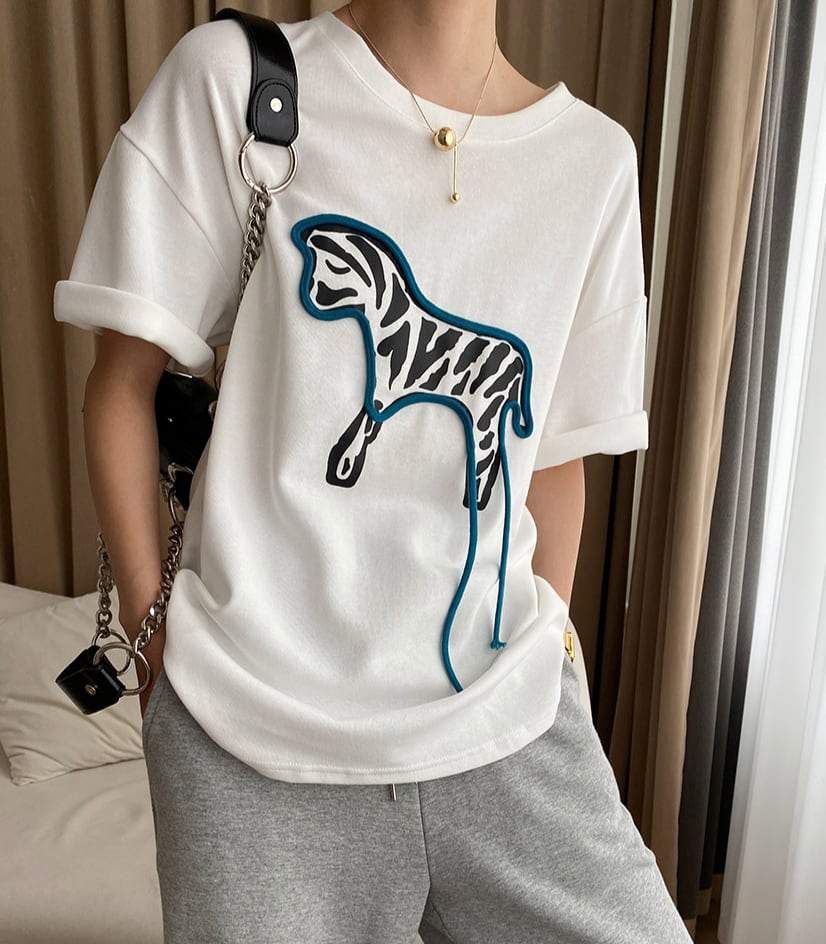 【動画あり】ゼブラデザインTシャツ　３色展開 - select store mirror me【動画あり】ゼブラデザインTシャツ　３色展開208525209mirror meselect store mirror me208525209ホワイト
