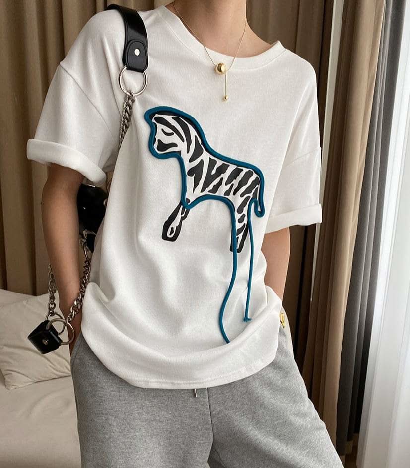 【動画あり】ゼブラデザインTシャツ　３色展開 - select store mirror me【動画あり】ゼブラデザインTシャツ　３色展開208525209mirror meselect store mirror me208525209ホワイト
