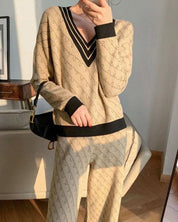 【動画あり】大ヒット！ロゴデザインVネックトップス＆フレアパンツニットセットアップ　２色展開 - select store mirror me【動画あり】大ヒット！ロゴデザインVネックトップス＆フレアパンツニットセットアップ　２色展開155607451mirror meselect store mirror me155607451ベージュS