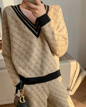 【動画あり】大ヒット！ロゴデザインVネックトップス＆フレアパンツニットセットアップ　２色展開 - select store mirror me【動画あり】大ヒット！ロゴデザインVネックトップス＆フレアパンツニットセットアップ　２色展開155607451mirror meselect store mirror me155607451ベージュS