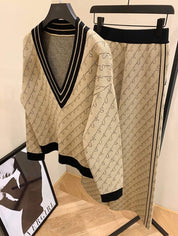 【動画あり】大ヒット！ロゴデザインVネックトップス＆フレアパンツニットセットアップ　２色展開 - select store mirror me【動画あり】大ヒット！ロゴデザインVネックトップス＆フレアパンツニットセットアップ　２色展開155607451mirror meselect store mirror me155607451ベージュS