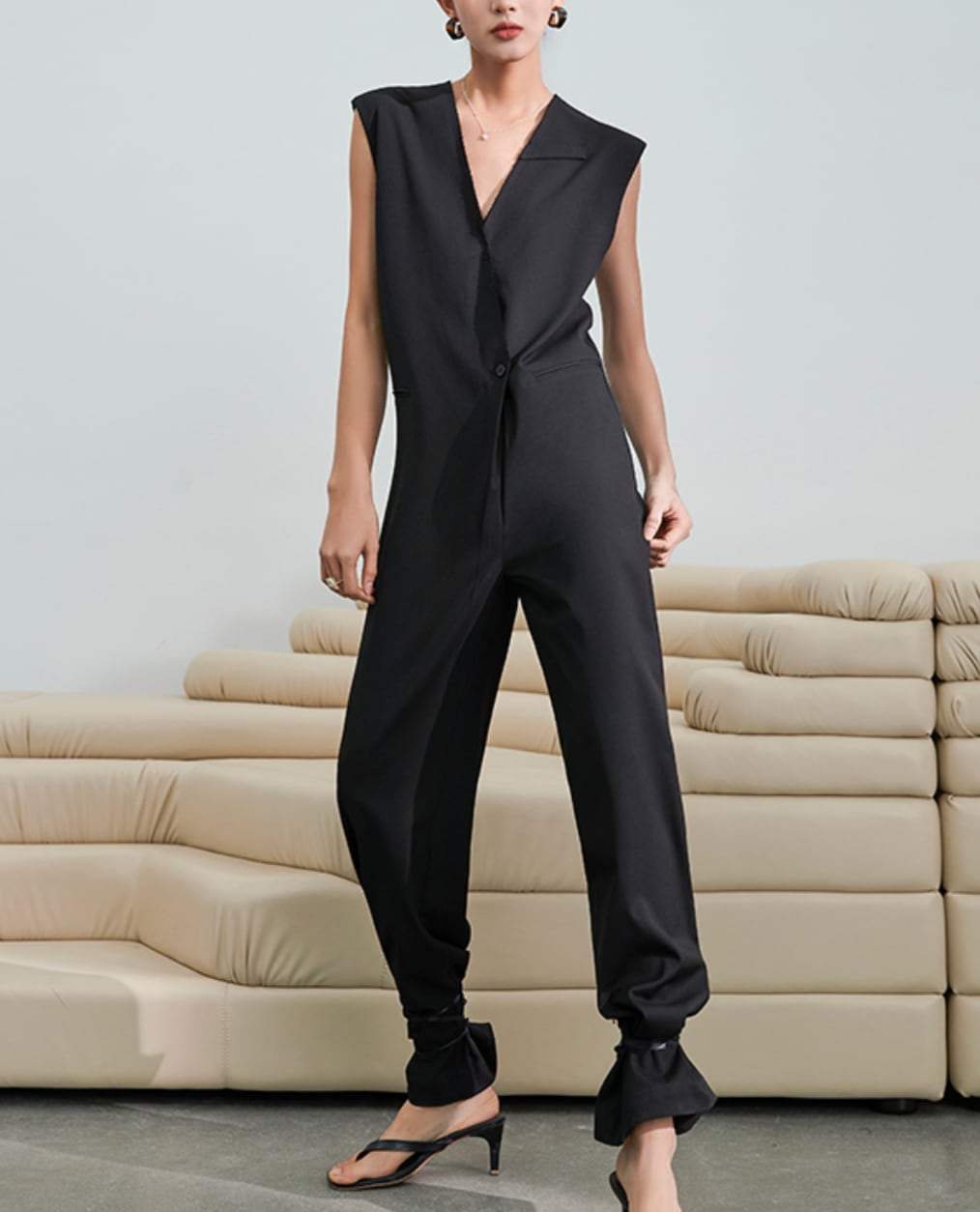 ＜大ヒット＞【動画あり】Vネックノースリーブサックロンパース　２色展開 - select store mirror me＜大ヒット＞【動画あり】Vネックノースリーブサックロンパース　２色展開176742516mirror meselect store mirror me176742516グレーS
