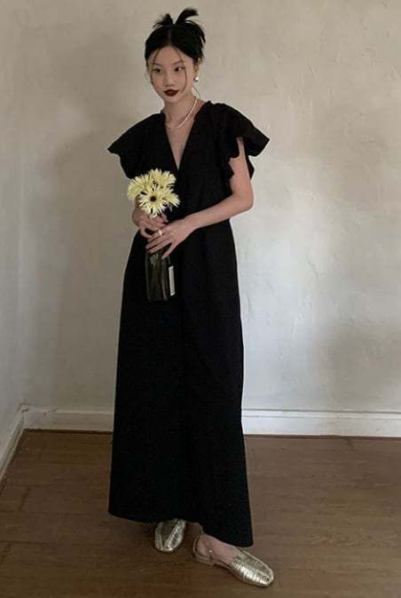 【動画あり】Vネックラフシルエットロングワンピース　３色展開 - select store mirror me【動画あり】Vネックラフシルエットロングワンピース　３色展開201336230mirror meselect store mirror me201336230ホワイトS