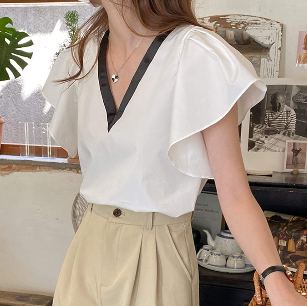 【動画あり】バイカラーバックリボンVネックトップス - select store mirror me【動画あり】バイカラーバックリボンVネックトップス174648528mirror meselect store mirror me174648528S